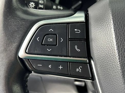 Used 2021 Toyota Highlander XLE AWD/4WD image 30