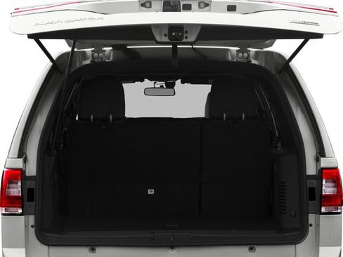 Used 2016 Lincoln Navigator Select RWD image 11