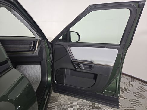 Used 2024 Rivian R1S Adventure AWD/4WD image 18