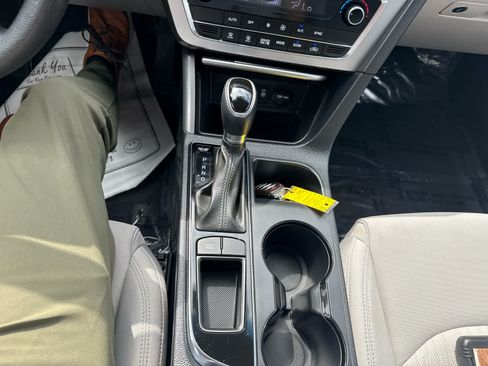 Used 2017 Hyundai Sonata SE FWD image 21