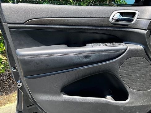Certified 2018 Jeep Grand Cherokee Altitude AWD/4WD image 27