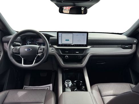 New 2026 Ford Explorer Platinum image 12