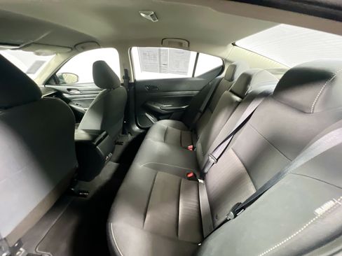 Used 2024 Nissan Altima 2.5 SV image 29