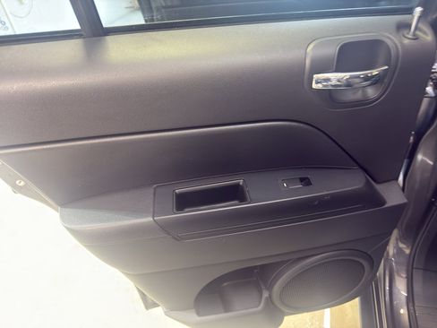 Used 2016 Jeep Compass Sport w/ Power Value Group image 25