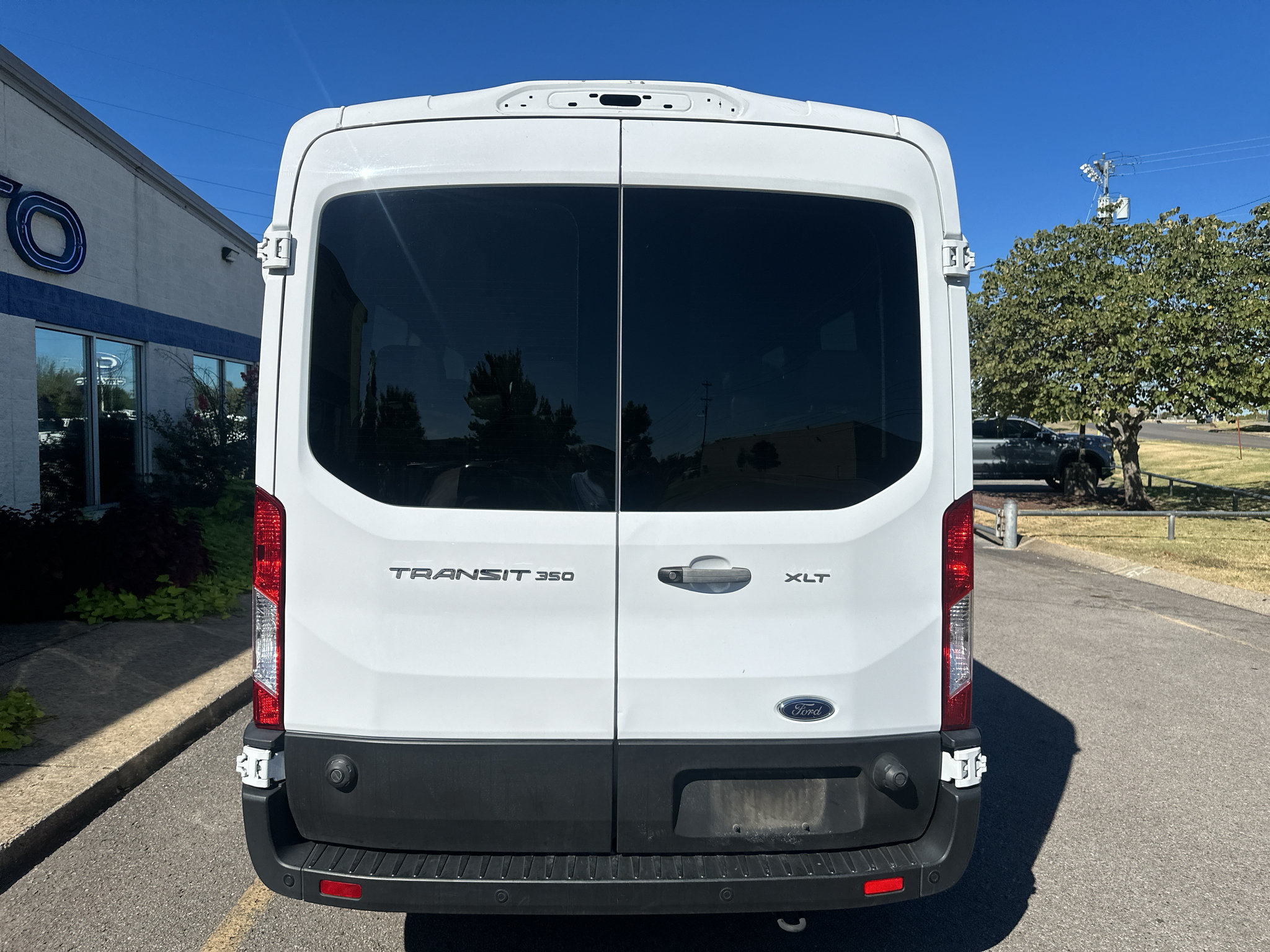 Used 2024 Ford Transit 350 XLT RWD image 5