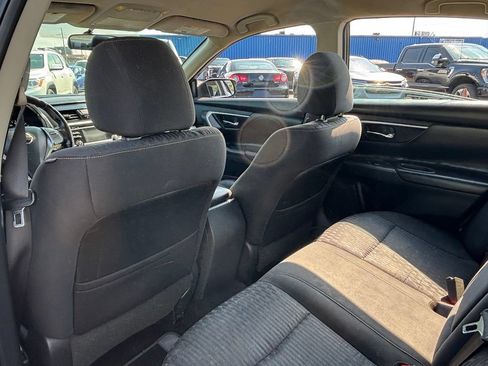 Used 2018 Nissan Altima 2.5 SV FWD image 13