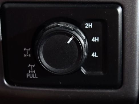 Used 2015 Ford F150 XLT w/ Equipment Group 302A Luxury AWD/4WD image 30