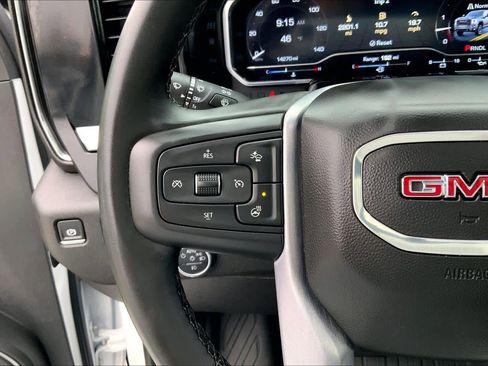 Used 2025 GMC Sierra 2500 SLT w/ SLT Premium Package image 21