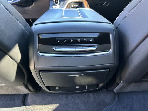 Used 2023 Cadillac Escalade ESV Premium Luxury image 19