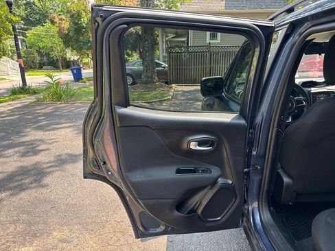 Used 2019 Jeep Renegade Sport AWD/4WD image 13