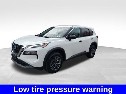 Used 2023 Nissan Rogue S image 16