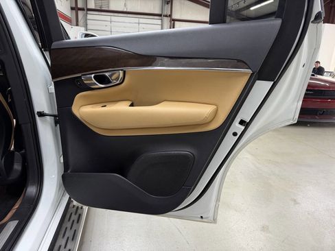 Used 2016 Volvo XC90 T6 Momentum w/ Momentum Plus Package image 14