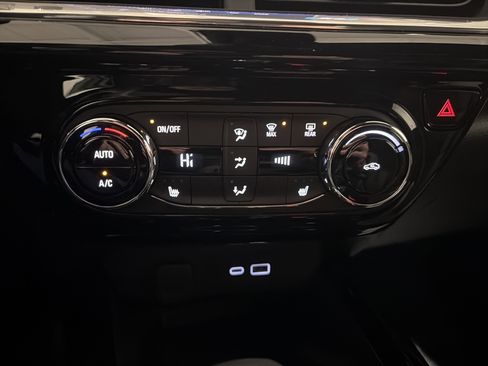 New 2026 Chevrolet Trax RS w/ Sunroof Package image 20