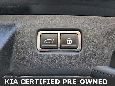Certified 2023 Kia Sorento SX Prestige image 12