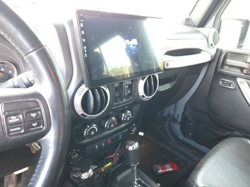 Used 2014 Jeep Wrangler Unlimited Sahara w/ Trailer Tow Group AWD/4WD image 3