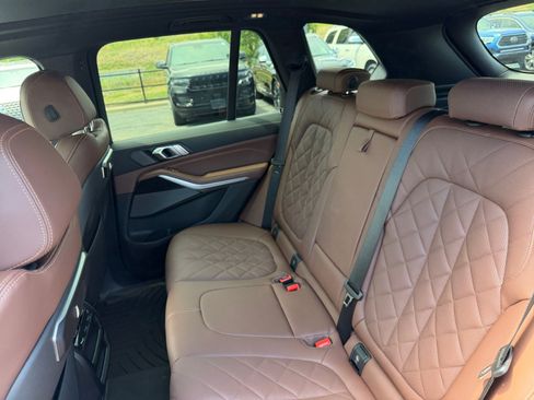 Used 2025 BMW X5 xDrive50e w/ M Sport Package AWD/4WD image 17