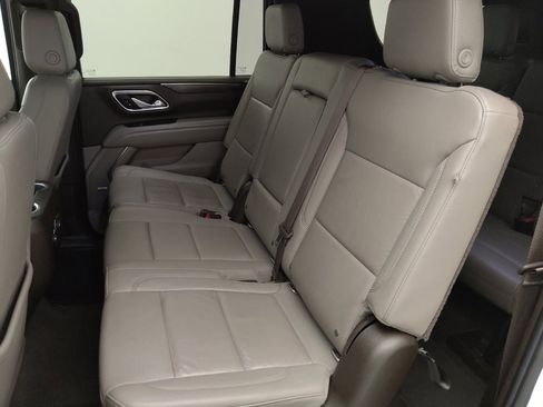 Used 2021 Chevrolet Suburban LT AWD/4WD image 18