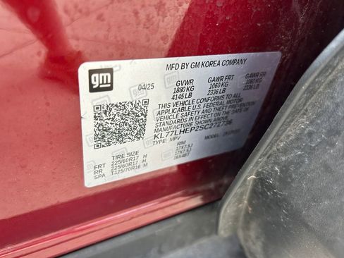 Used 2025 Chevrolet Trax LT FWD image 10