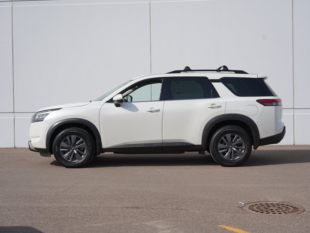 Used 2023 Nissan Pathfinder SV AWD/4WD image 7