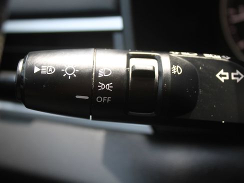 Used 2025 Mitsubishi Outlander SE AWD/4WD image 29