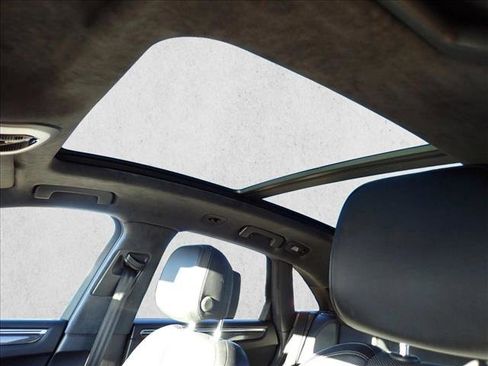 Used 2017 Porsche Macan Turbo image 16