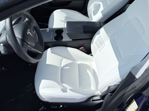 Used 2022 Tesla Model 3 Standard Range RWD image 17