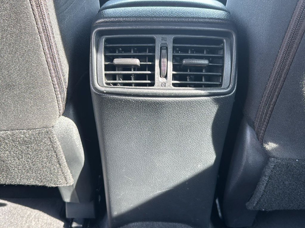 Used 2015 Nissan Rogue S AWD/4WD image 25