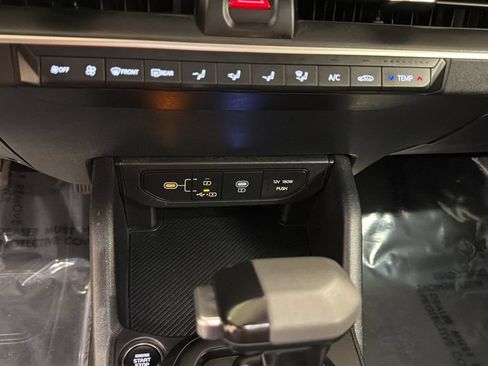 Used 2025 Kia K4 FWD image 17