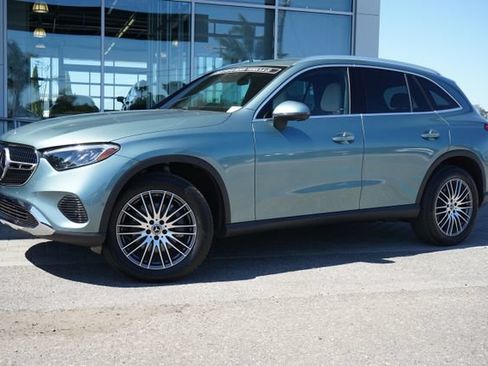 Used 2026 Mercedes-Benz GLC 300 image 4