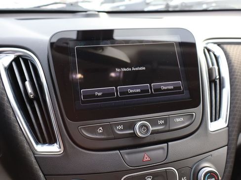 Used 2018 Chevrolet Malibu LT image 19