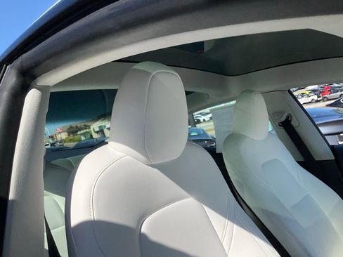 Used 2023 Tesla Model 3 Standard Range image 65