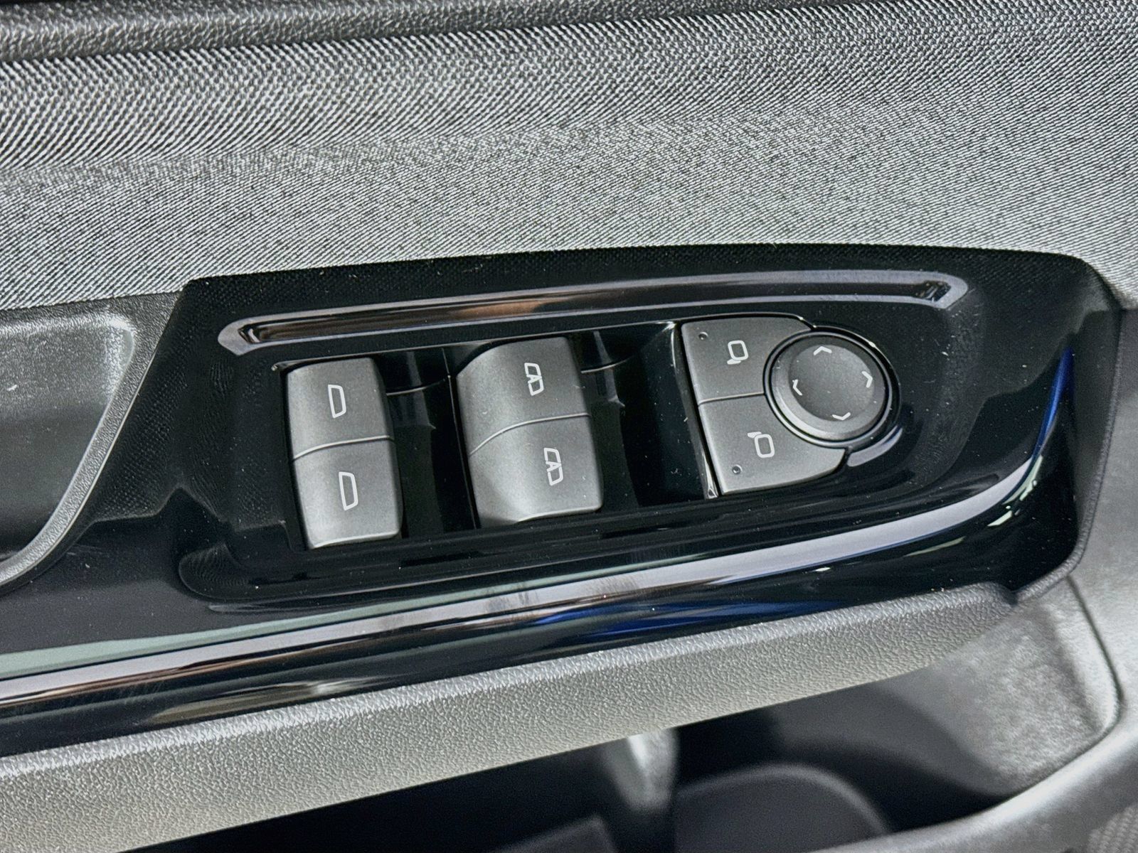 Used 2024 Honda Prologue EX image 18