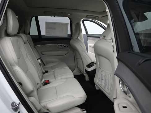 New 2026 Volvo XC90 B6 Ultra w/ Lounge Package AWD/4WD image 17