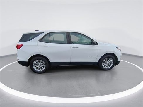 Used 2020 Chevrolet Equinox LS image 9