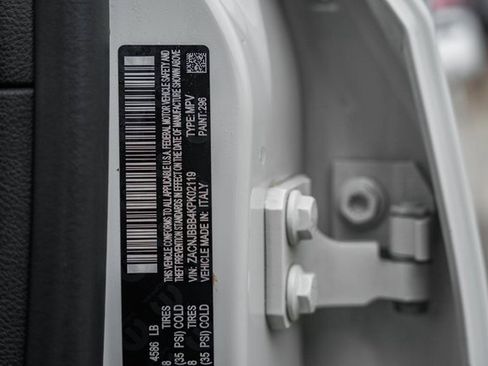 Used 2019 Jeep Renegade Latitude w/ Cold Weather Group image 40