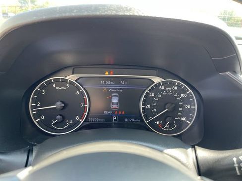 Used 2024 Nissan Altima 2.5 SV FWD image 18