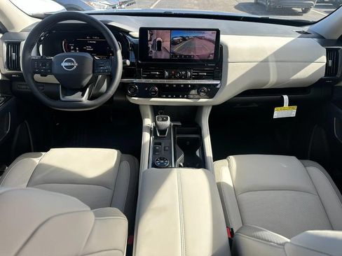 Used 2026 Nissan Pathfinder SL AWD/4WD image 6