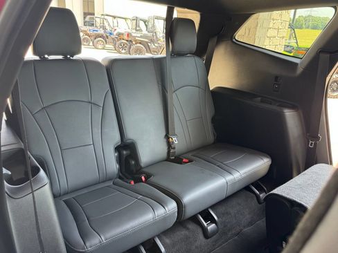Used 2024 Buick Enclave Premium AWD/4WD image 44