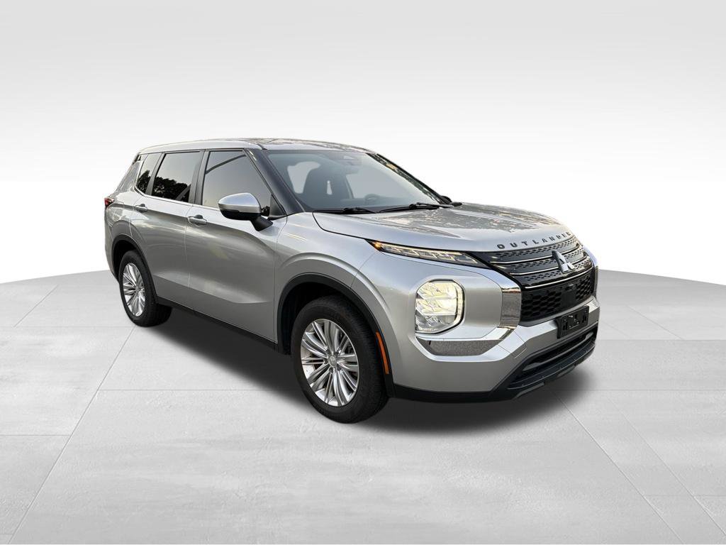 Used 2022 Mitsubishi Outlander ES FWD image 7