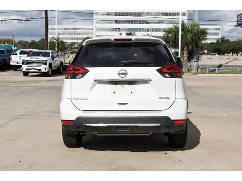 Used 2020 Nissan Rogue S image 5