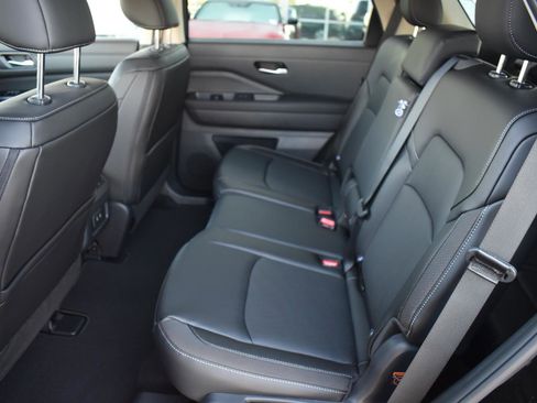 New 2026 Nissan Pathfinder SL image 44