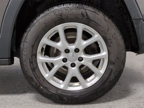 Used 2014 Jeep Cherokee Latitude w/ Cold Weather Group image 14