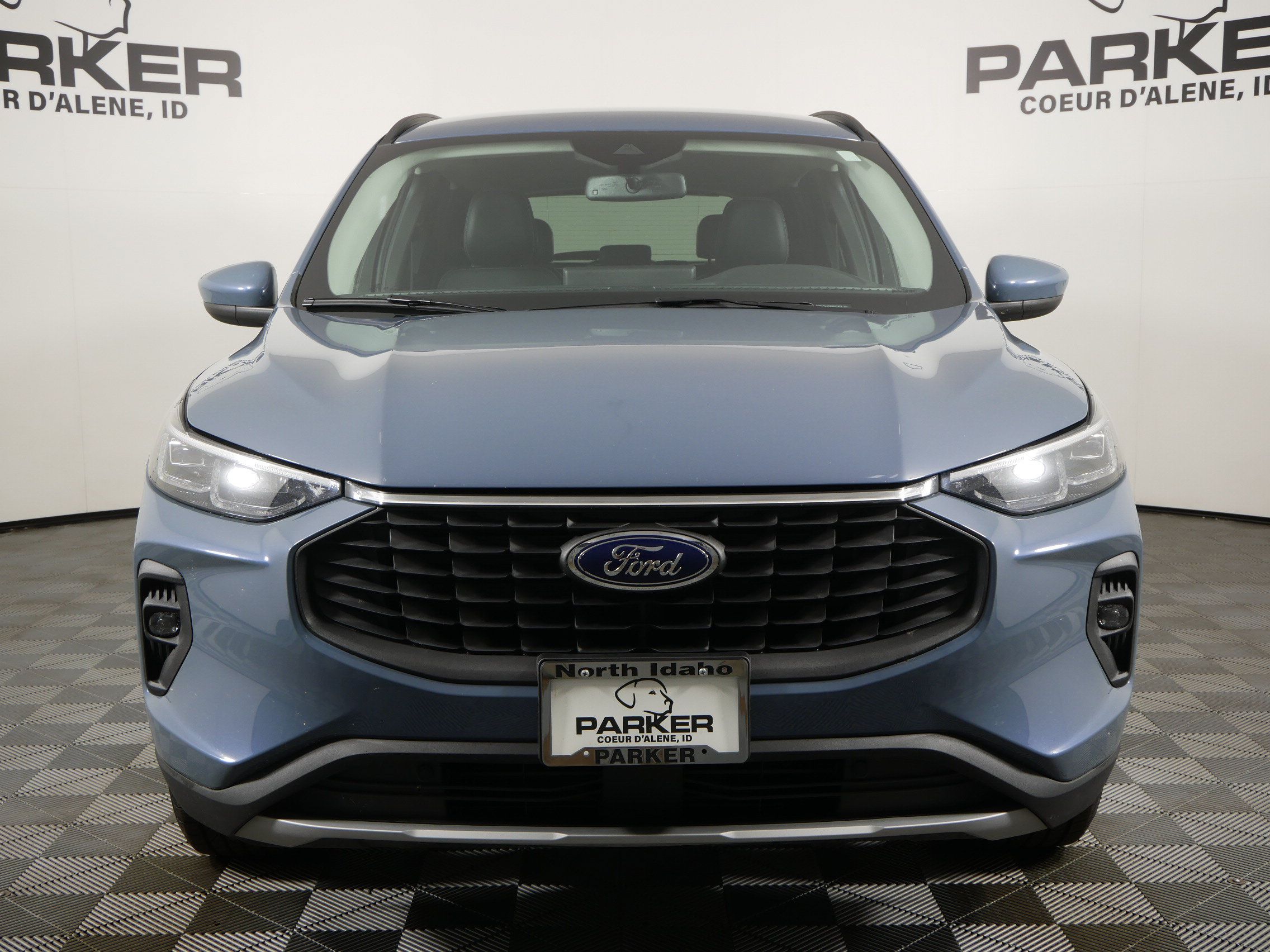 Used 2025 Ford Escape Platinum AWD/4WD image 3