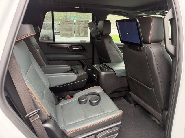 Used 2025 GMC Yukon AT4 w/ AT4 Premium Plus Package AWD/4WD image 14