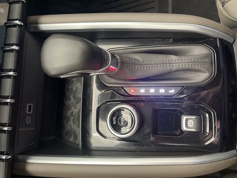 Used 2024 Chevrolet Colorado ZR2 w/ Technology Package image 26