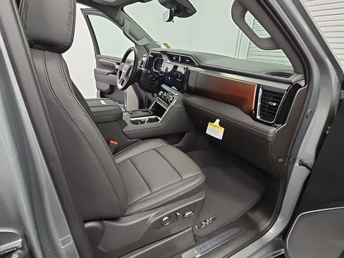 New 2026 GMC Sierra 2500 Denali w/ Denali Reserve Package image 39