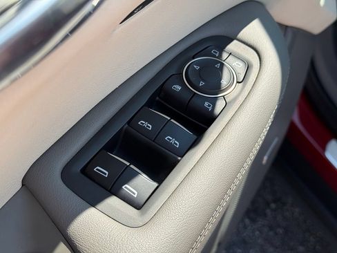 Used 2023 Cadillac XT6 Premium Luxury w/ Technology Package FWD image 16