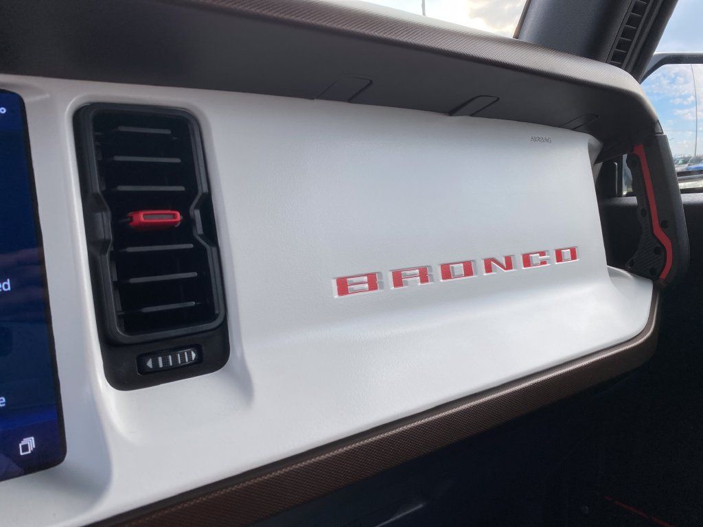 Used 2024 Ford Bronco Heritage Edition AWD/4WD image 36