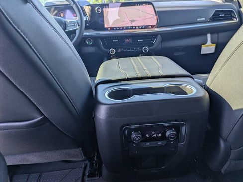 New 2026 Chevrolet Tahoe High Country AWD/4WD image 32