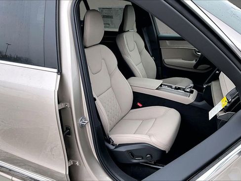 New 2026 Volvo XC90 B6 Plus w/ Protection Package Premier AWD/4WD image 11